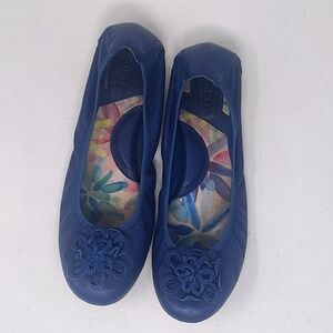 Born Julianne Genuine Leather ballet flats in Electric Blue Sz 8